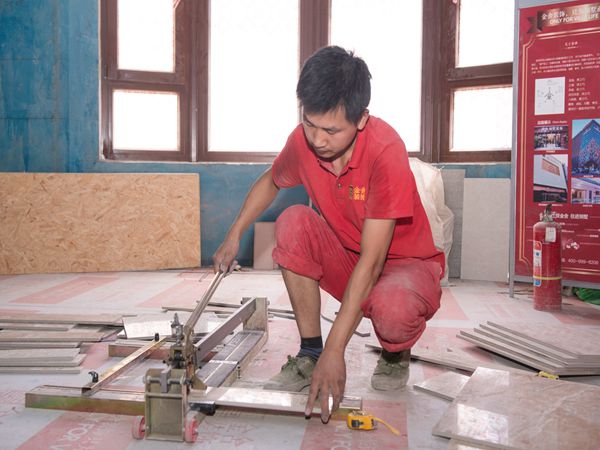 天山國賓一號150平瓦工施工現(xiàn)場