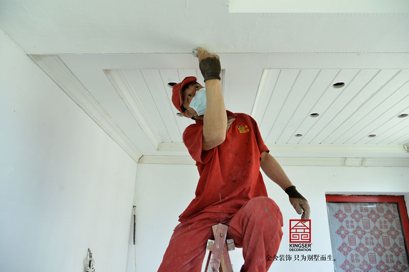 榮盛華府裝修施工現(xiàn)場油工階段