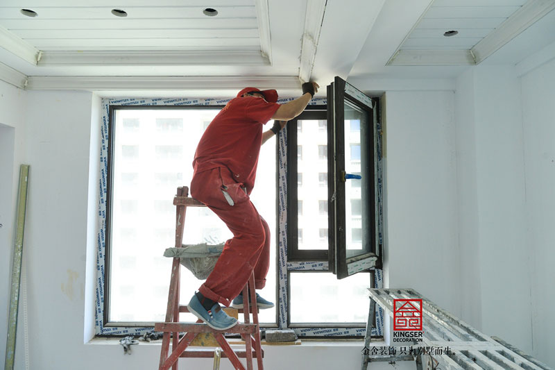 榮盛華府裝修施工現(xiàn)場油工階段