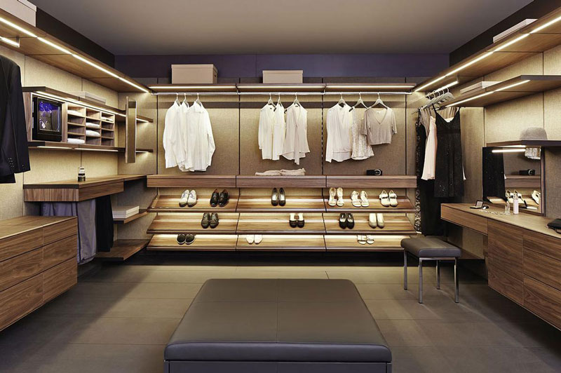 怎樣來設(shè)計裝修步入式衣帽間